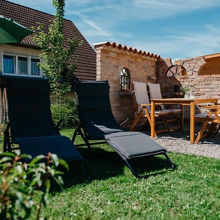 Ferienwohnung Am Weinberg Boetzingen Buitenkant foto